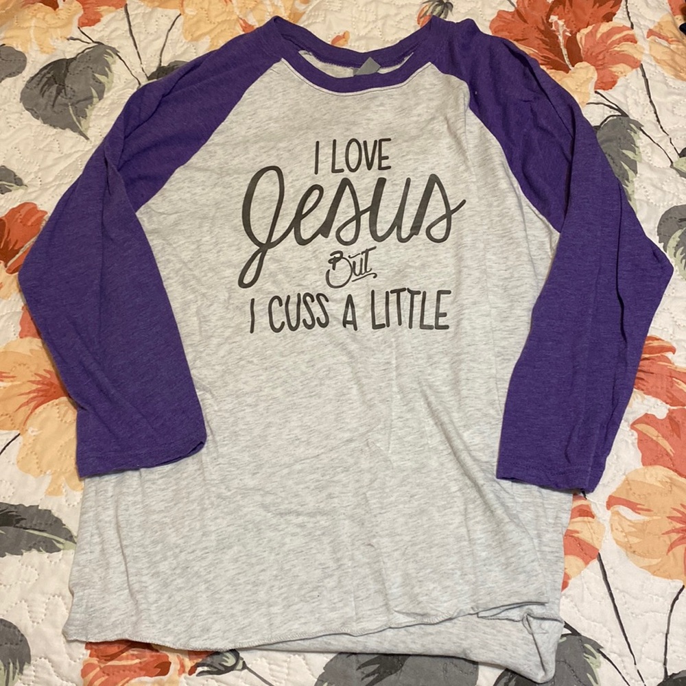 3/4 Sleeve Women’s Medium Graphic Tee